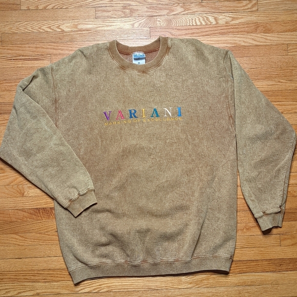 gildan tan crewneck